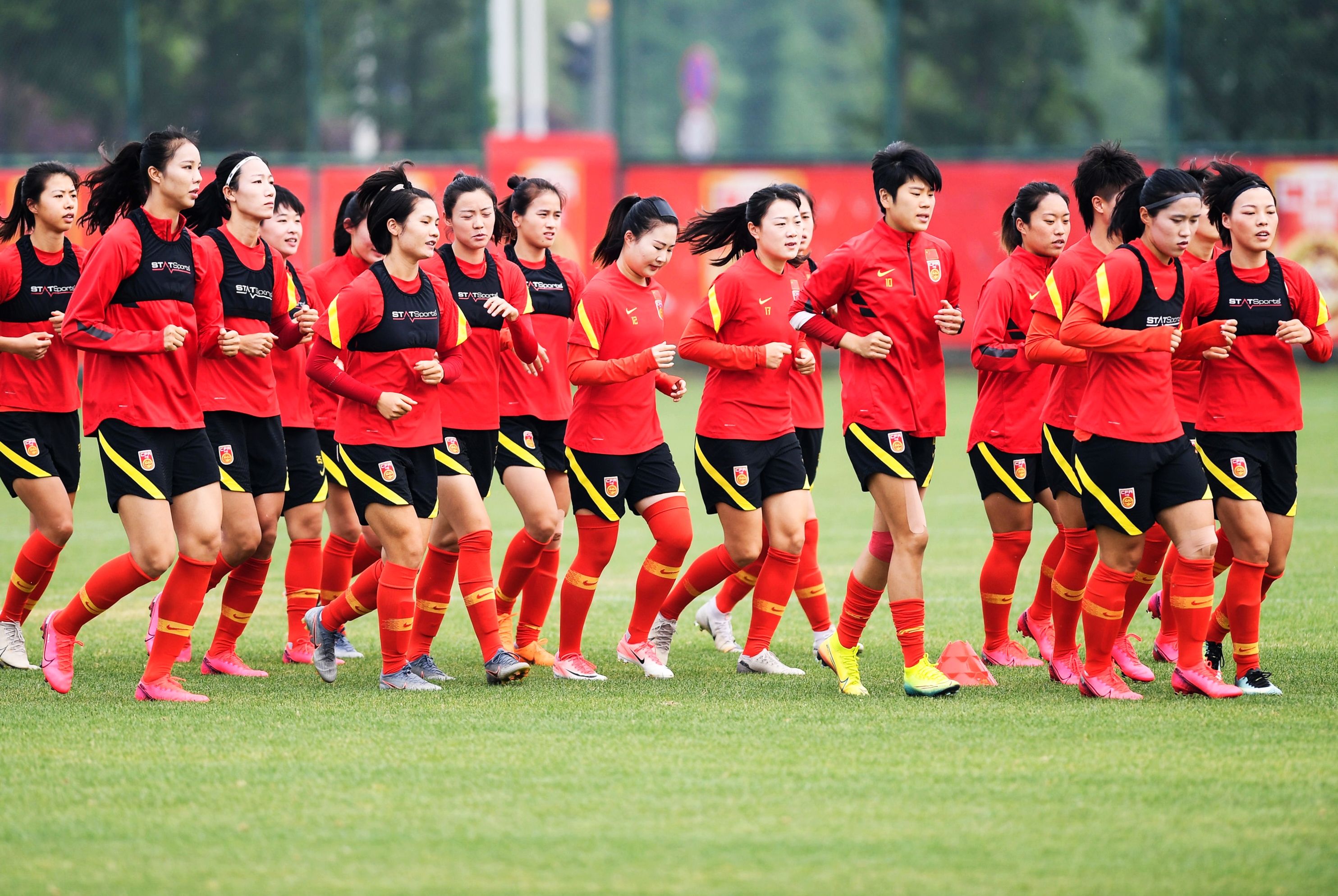 韩国女足遭遇瓶颈，球员展现团队精神的简单介绍