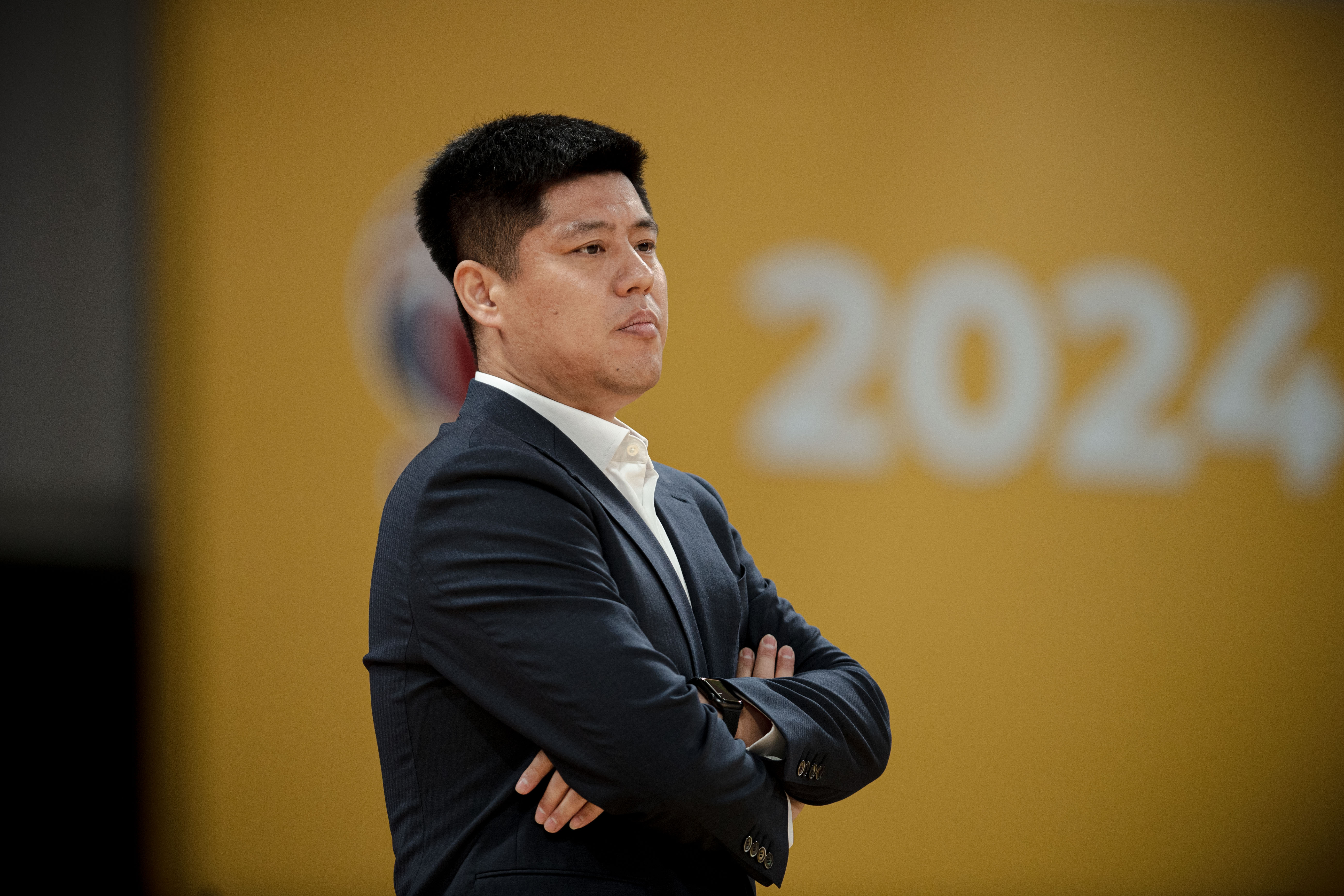 球员们为争夺全球篮球荣誉拼尽全力