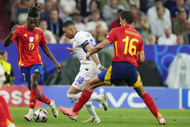  姆巴佩遭遇十连败，西班牙队教练面临压力！